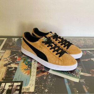 New men’s sneakers